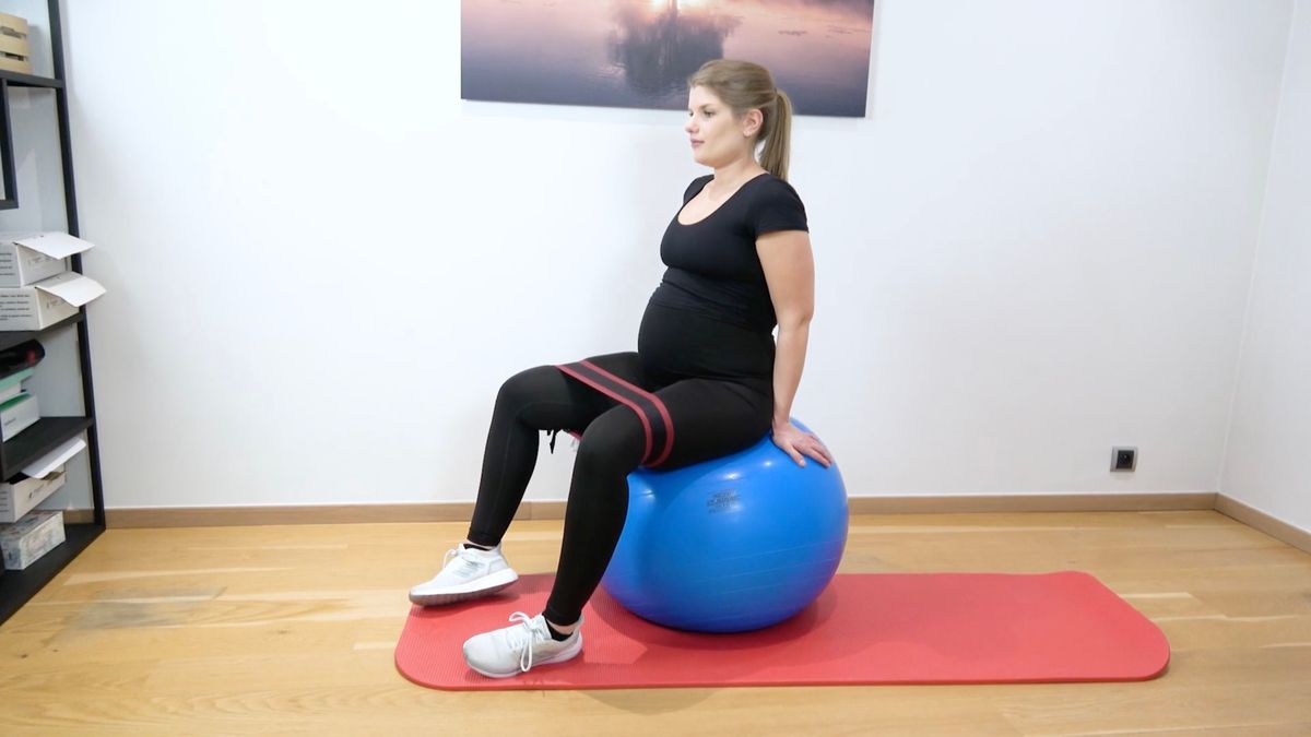 Renforcement ABD / RE de hanche assis sur SwissBall