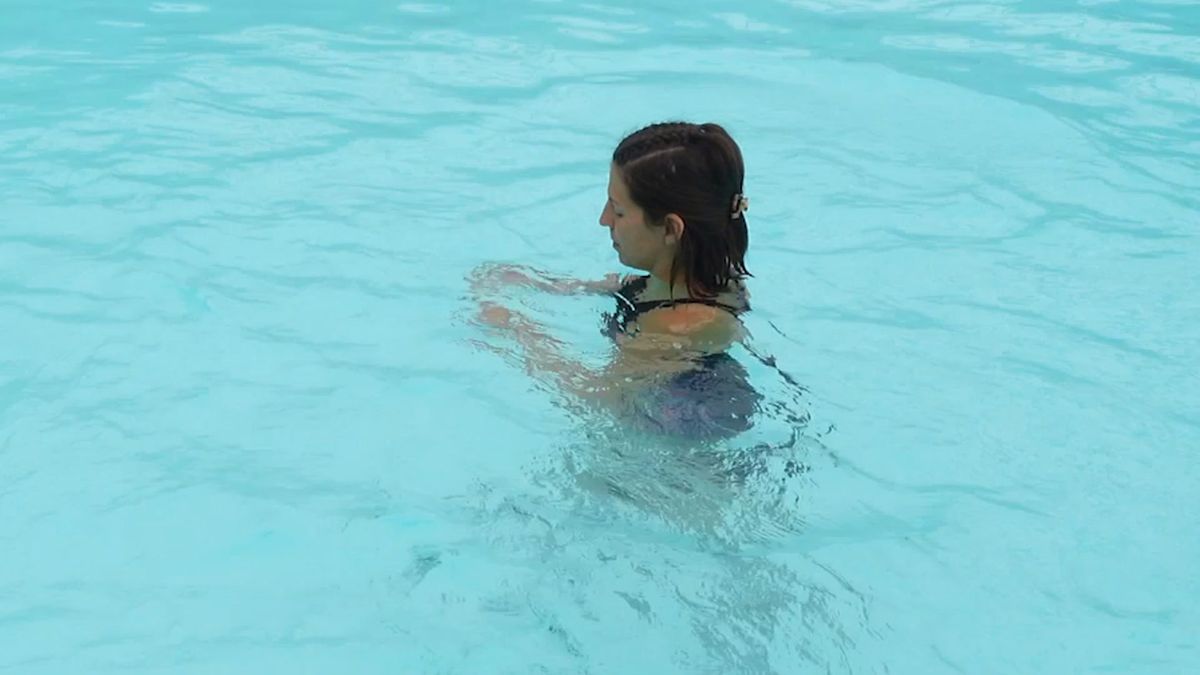 Forward Walking in Water