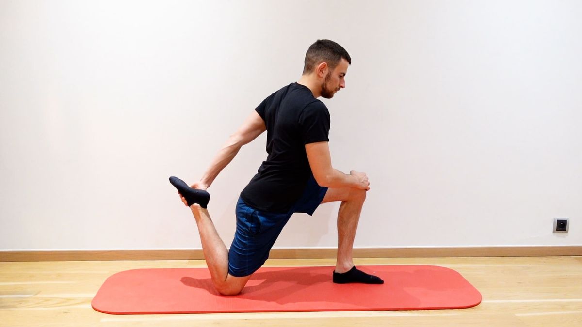 Half-Kneeling Quadriceps Stretch