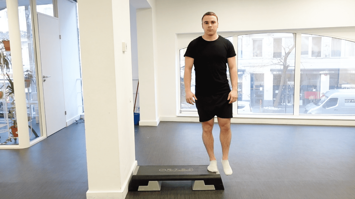 Gluteus Medius Strengthening: Pelvic Drop on Step With Hold