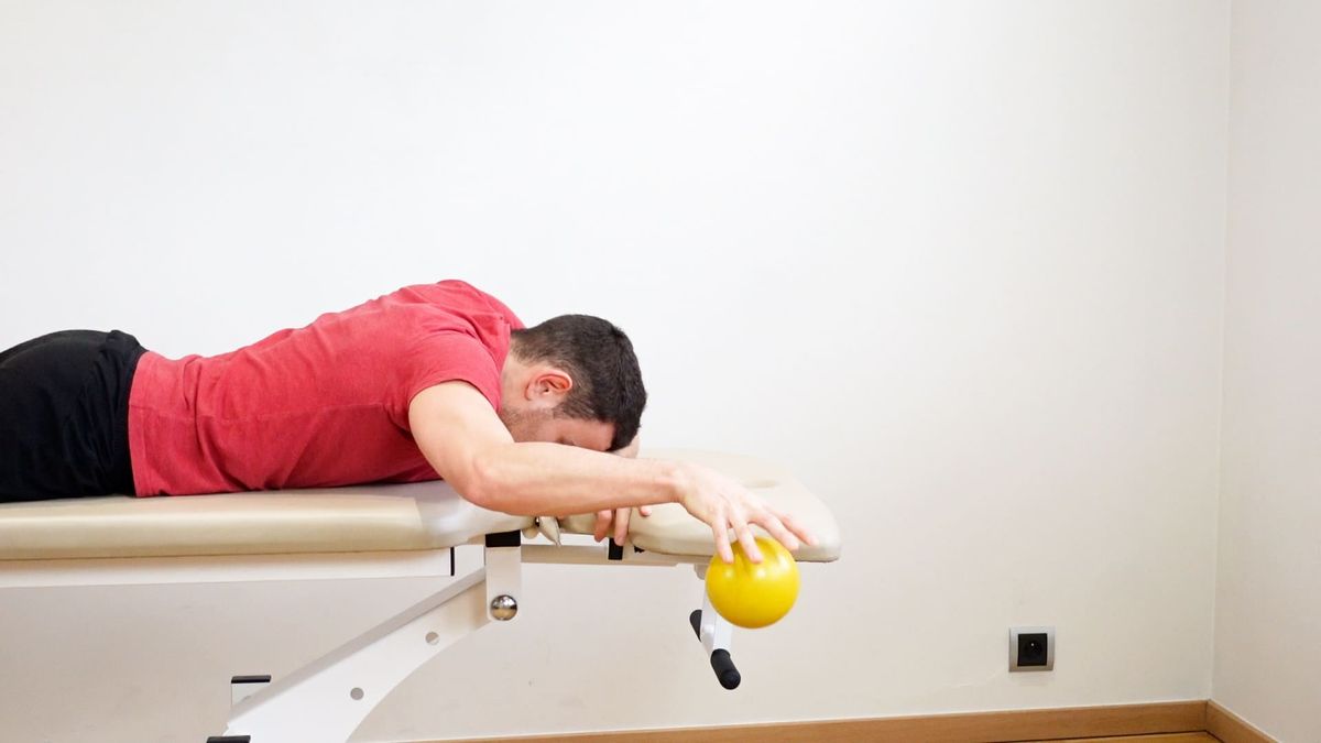 Shoulder Flexion Plyometric Exercise