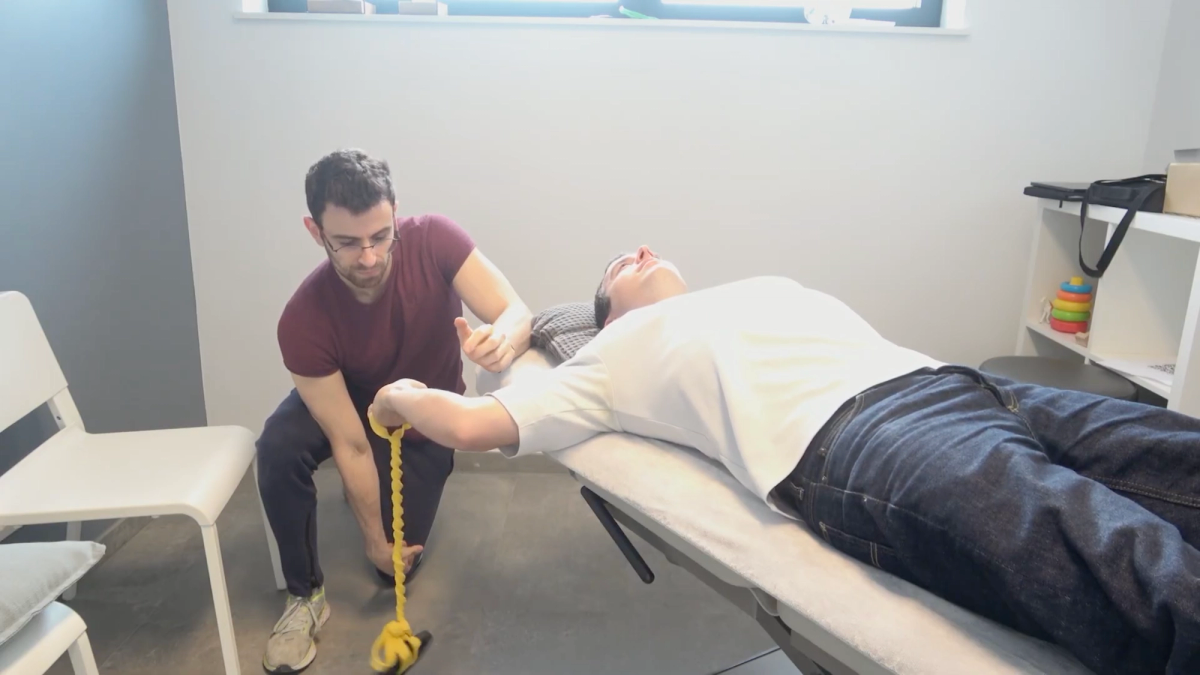 Shoulder Stabilization in External Rotation With Perturbation