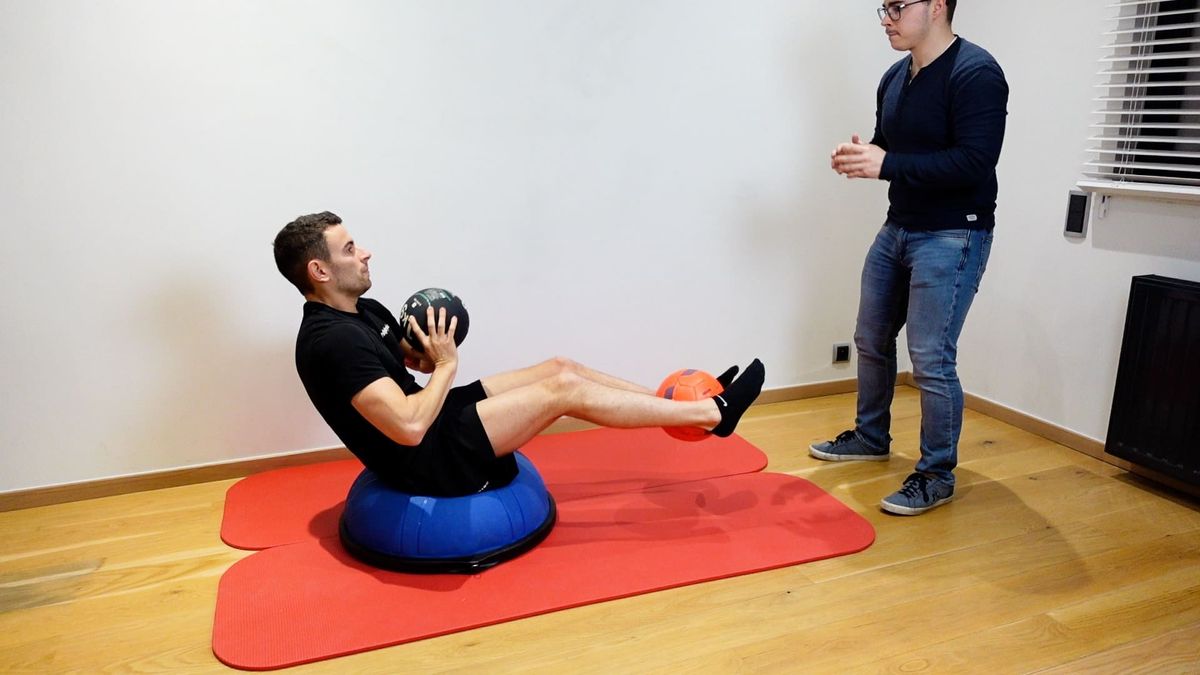 Renforcement abdos sur Bosu avec déstabilisation