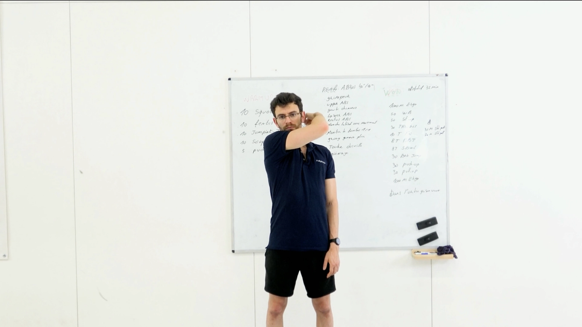 Forward Diagonal Arm Movement