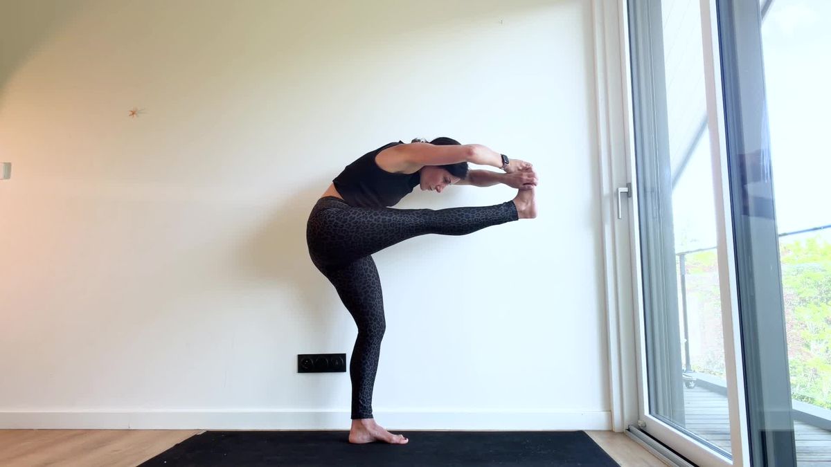 Posture de la main au gros orteil avancée