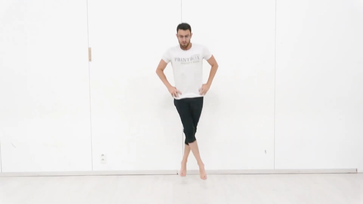 Sauts croisés sur la pointe des pieds