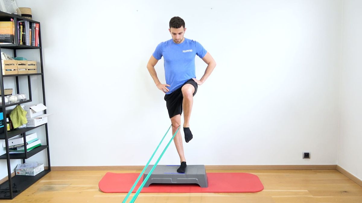 Travail d'extension du genou avec step