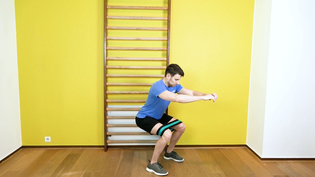 Squat With Isometric Abduction, Bodyweight