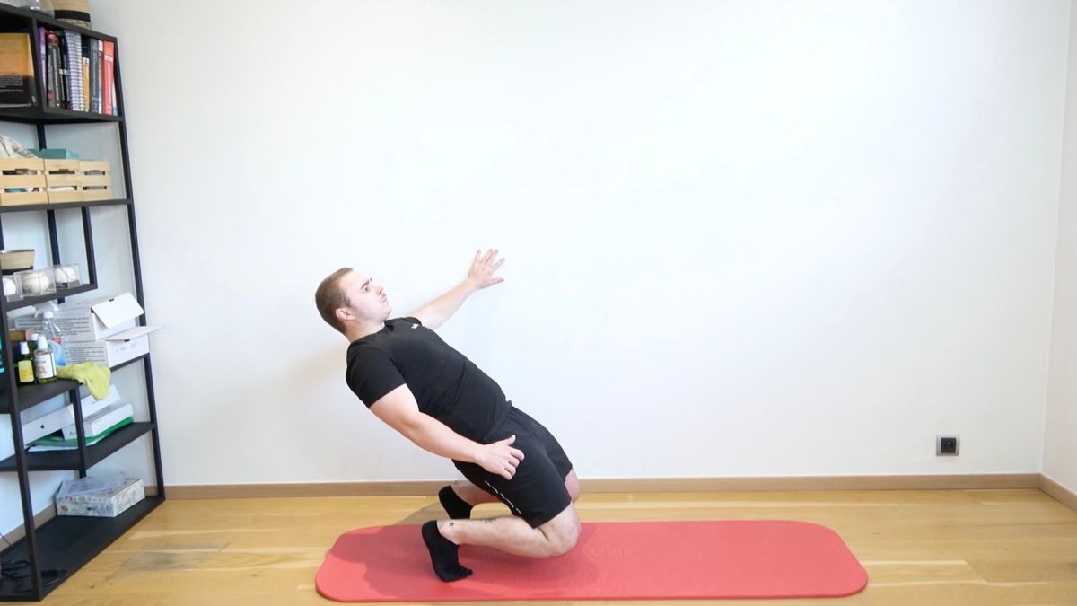 Sissy Squat With Wall Support