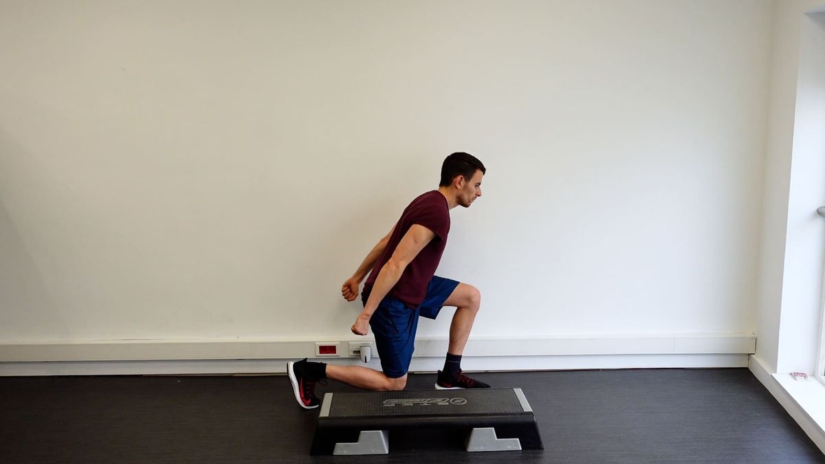 Saut sur step avec réception fente