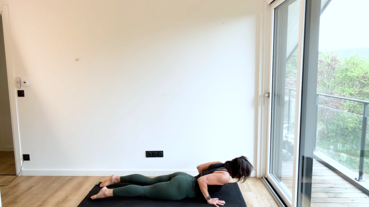 Salutation au soleil (« Surya Namaskar »)