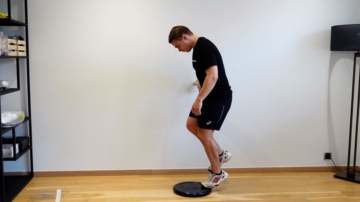 Single-Leg Soleus Strengthening With Dorsiflexion