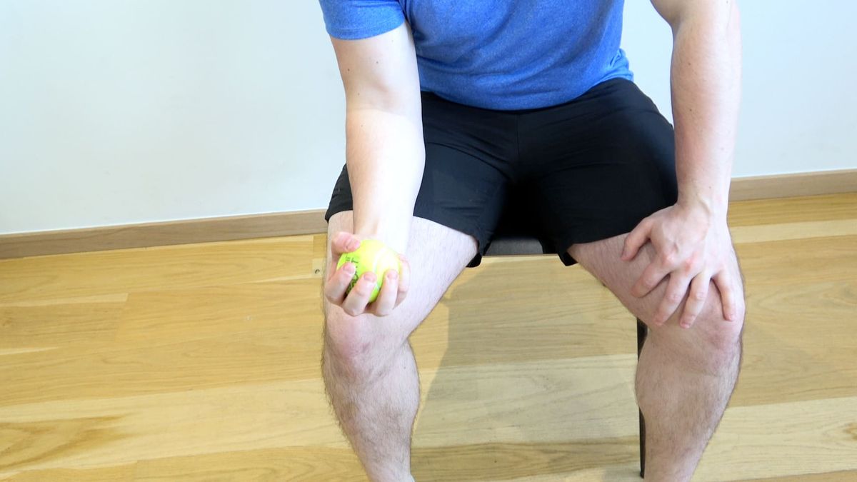 Renforcement préhension avec balle de tennis