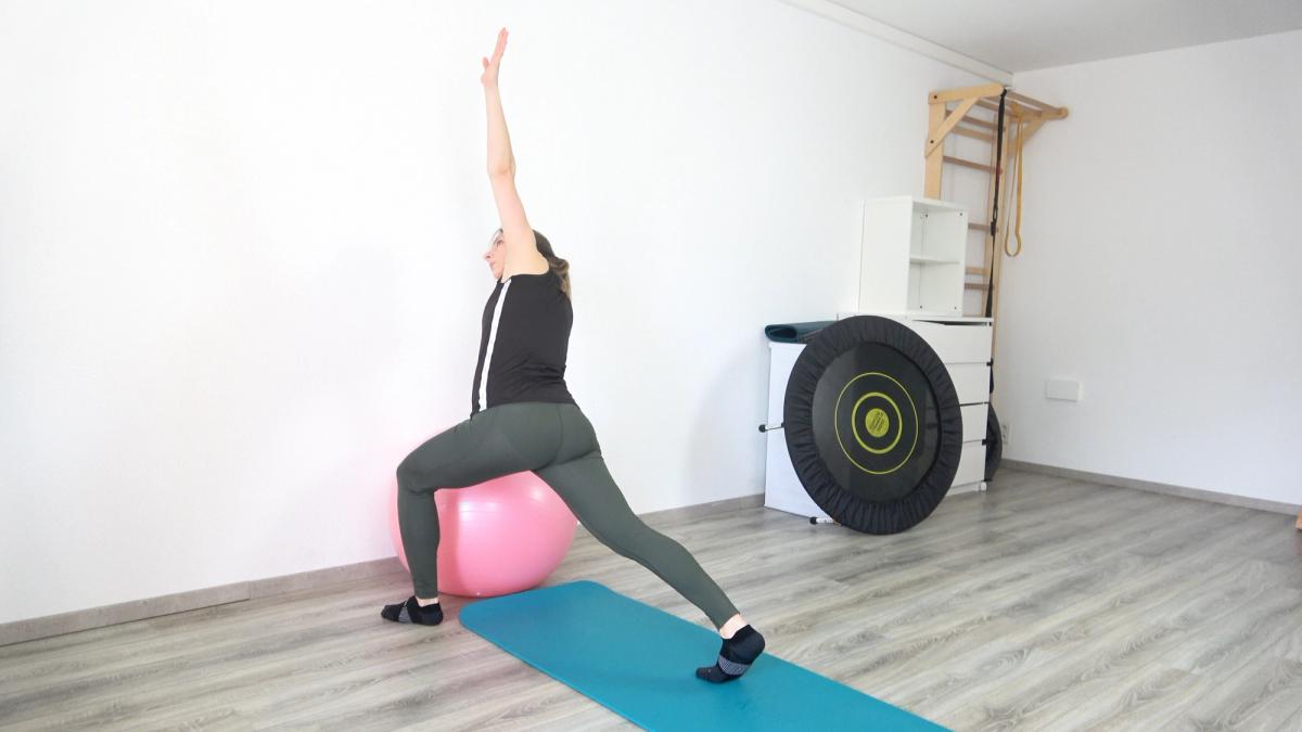 Lunge With Rotation & Swiss Ball