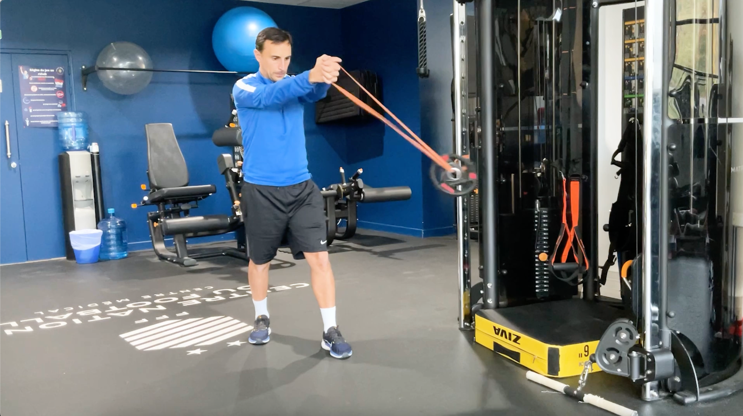 Core Weight Training With Oscillation