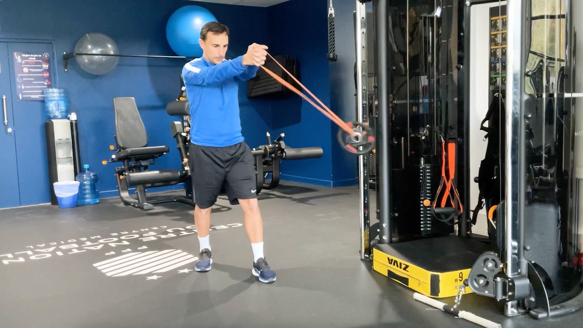 Core Weight Training With Oscillation