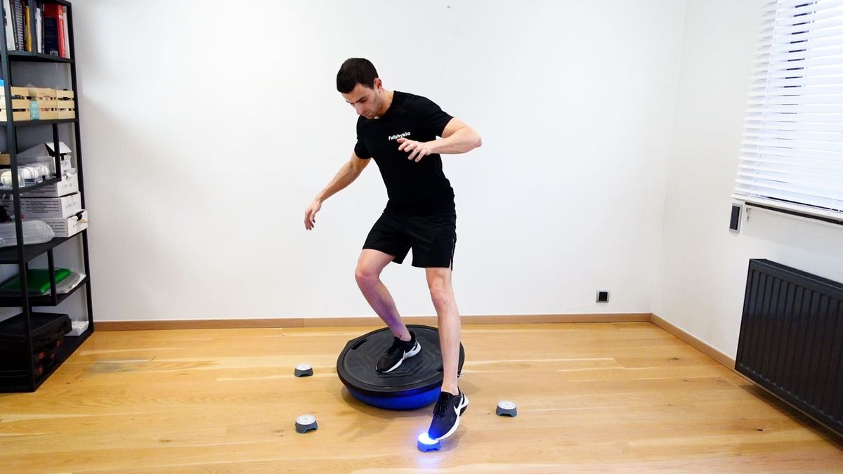 Reactivity and Balance With BlazePod (Foot)