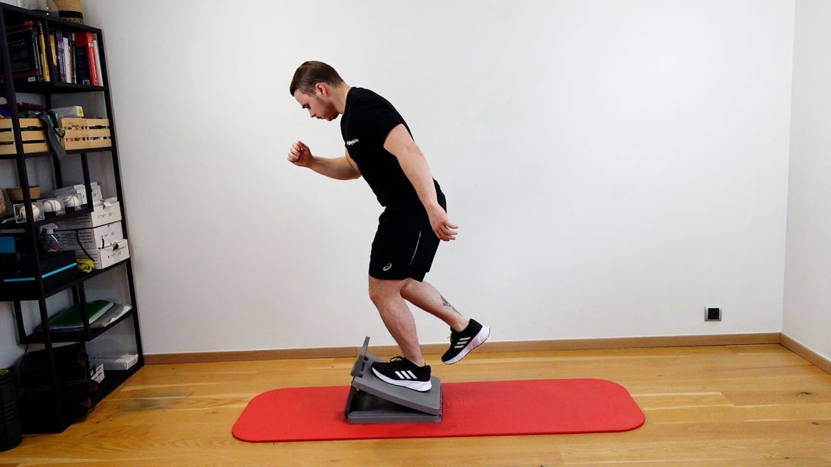 Jump Landing on Inclined Plane (Foot in Dorsiflexion)