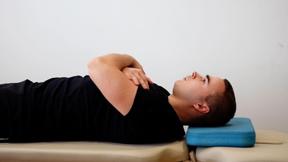 Rétraction cervicale isométrique