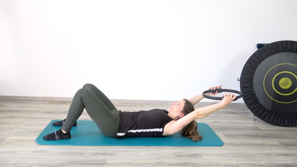 Curl up avec anneau de Pilates
