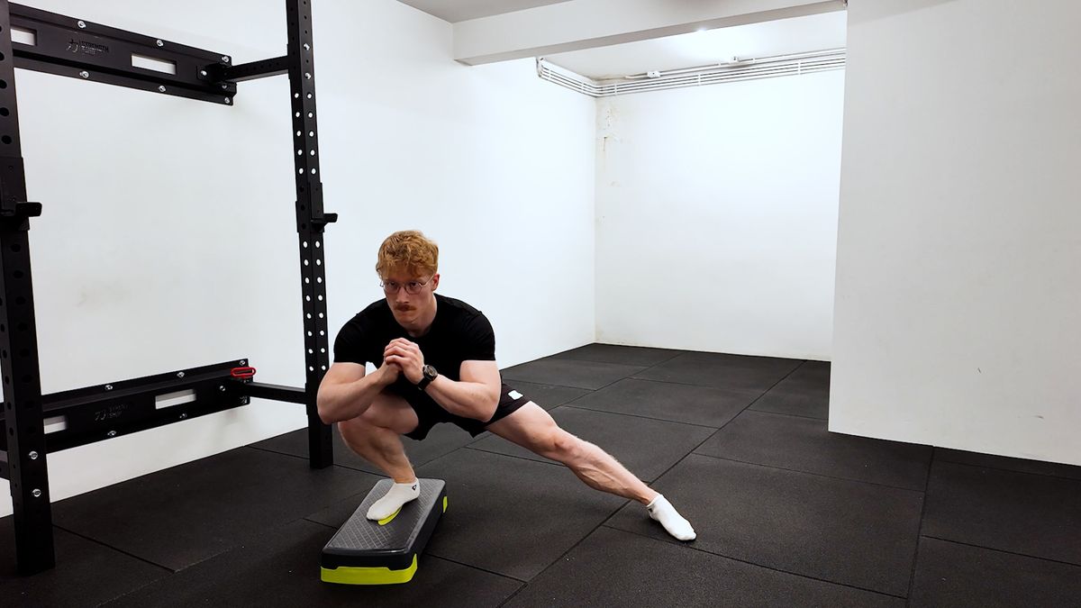 Elevated Lateral Lunge