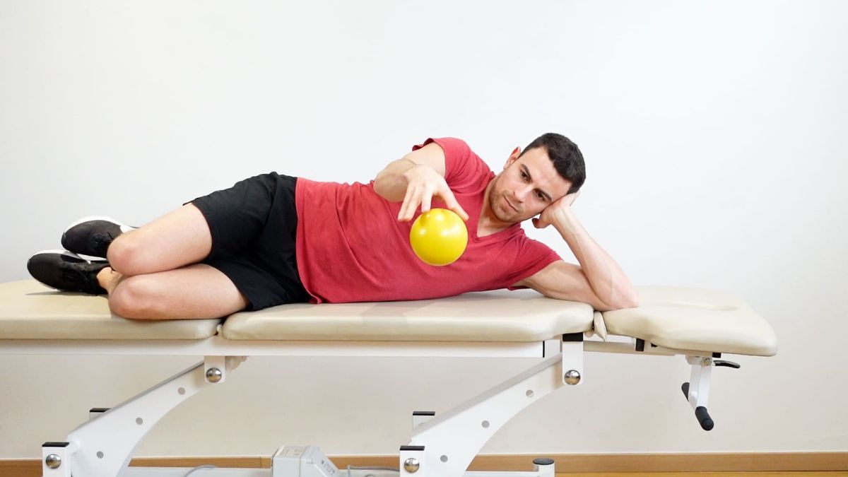 90° Shoulder Flexion Plyometric Exercise