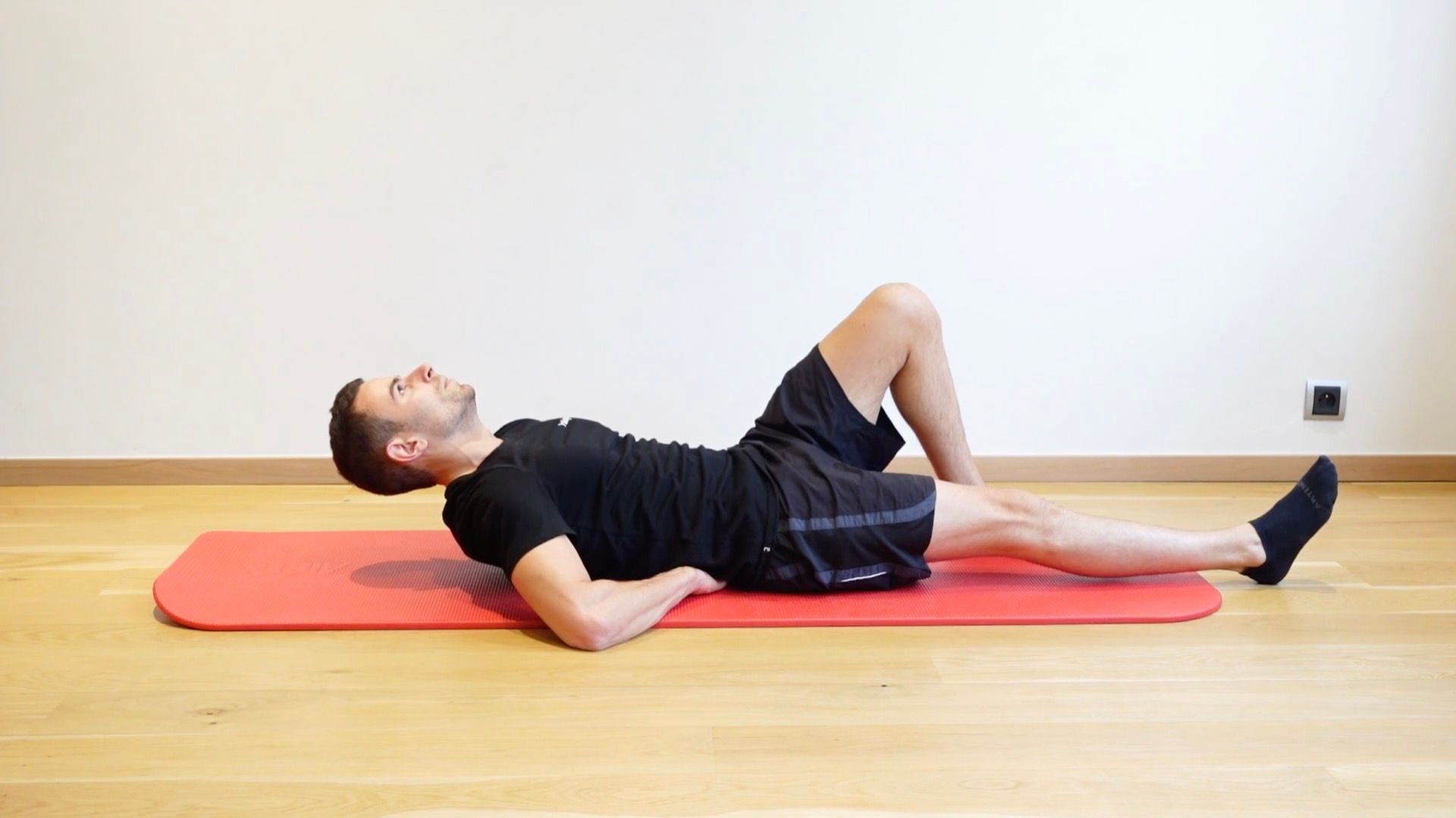 Curl Up With Hands Under the Lower Back, view 2