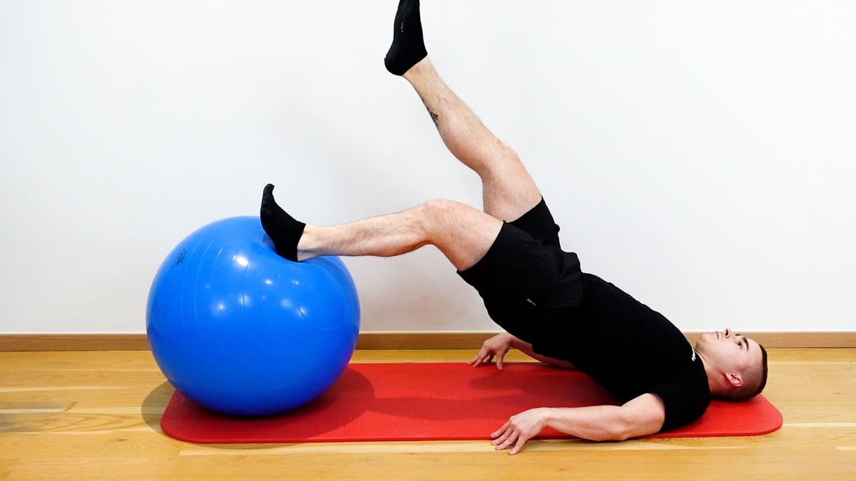 Renforcement excentrique des IJ en unipodal sur SwissBall