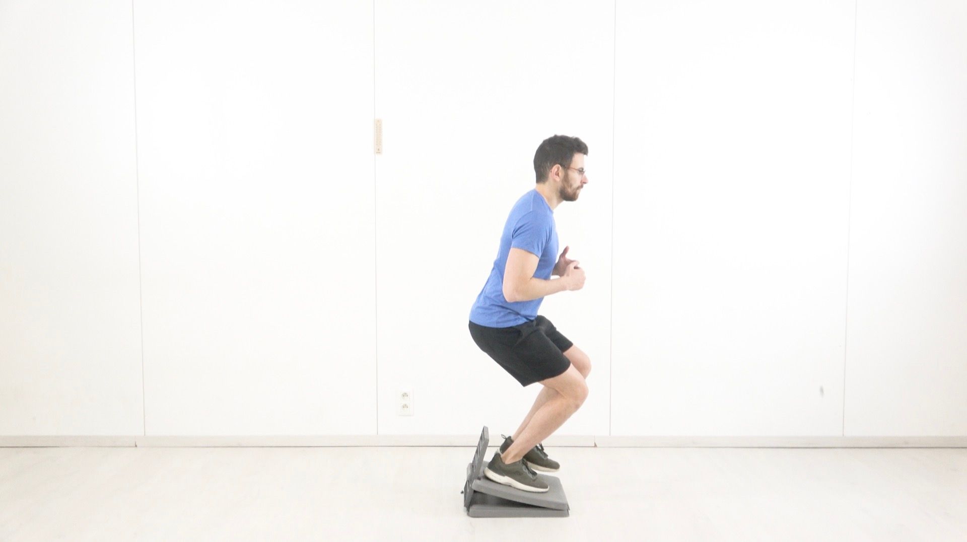 Squat décliné excentrique unipodal
