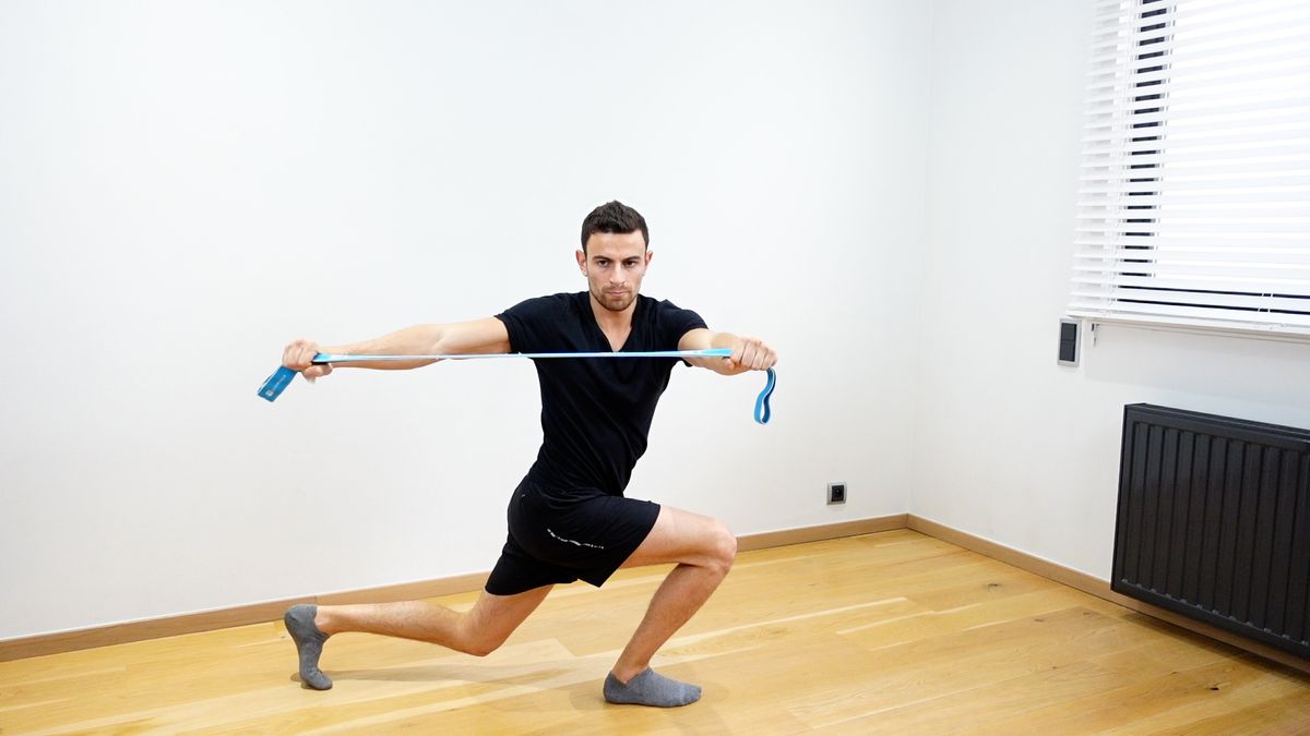 Reverse Lunge With Trunk Rotation
