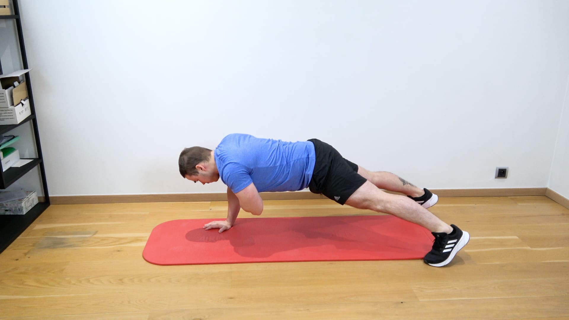 Pompe scapulaire à une main, vue 1