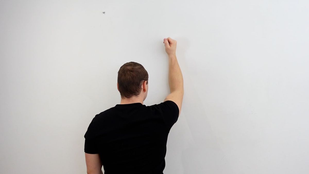 Elévation antérieure glissée sur mur