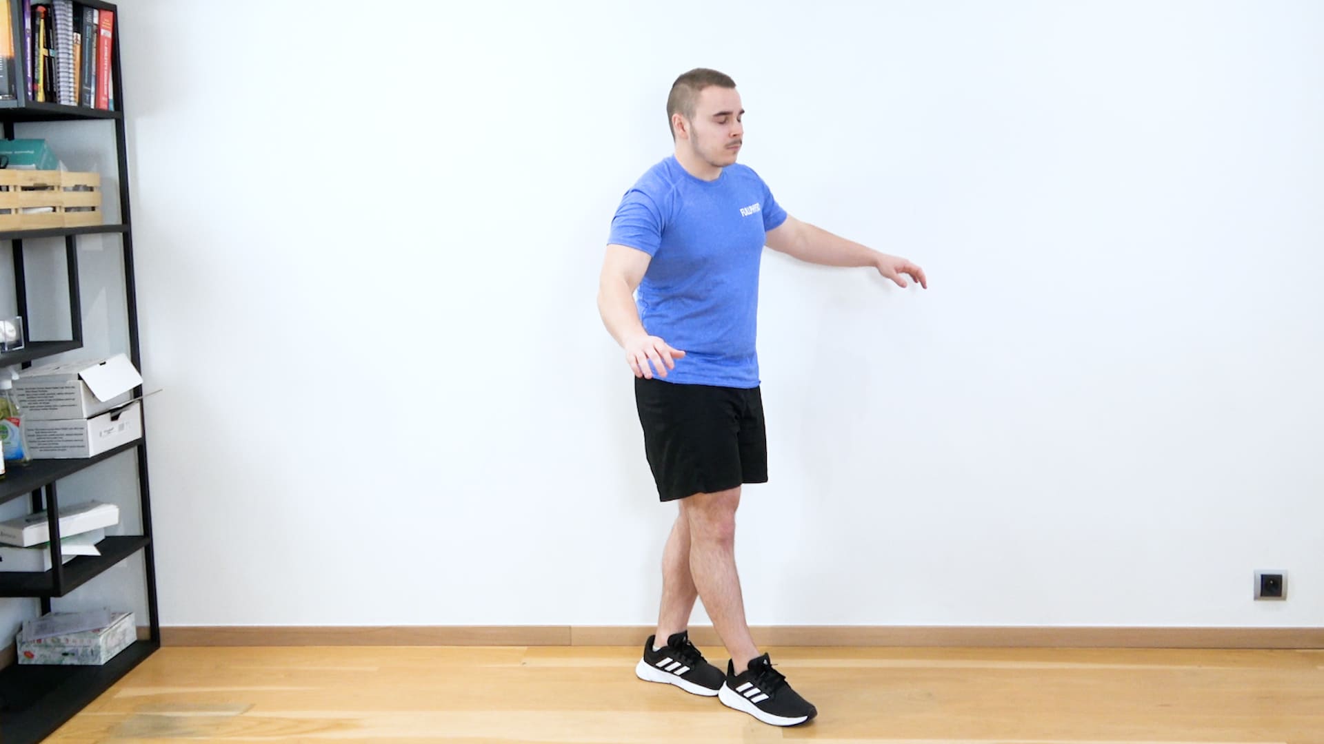 Equilibre pieds en tandem yeux fermés, vue 2