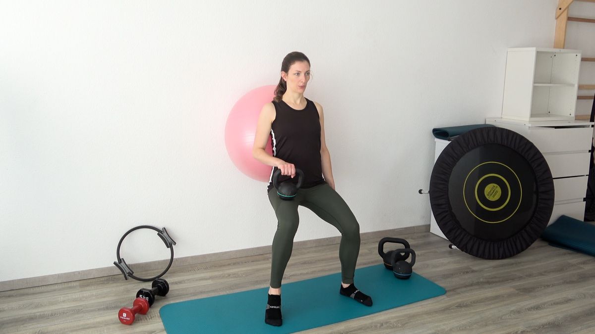 Chaise statique avec SwissBall & Kettlebell