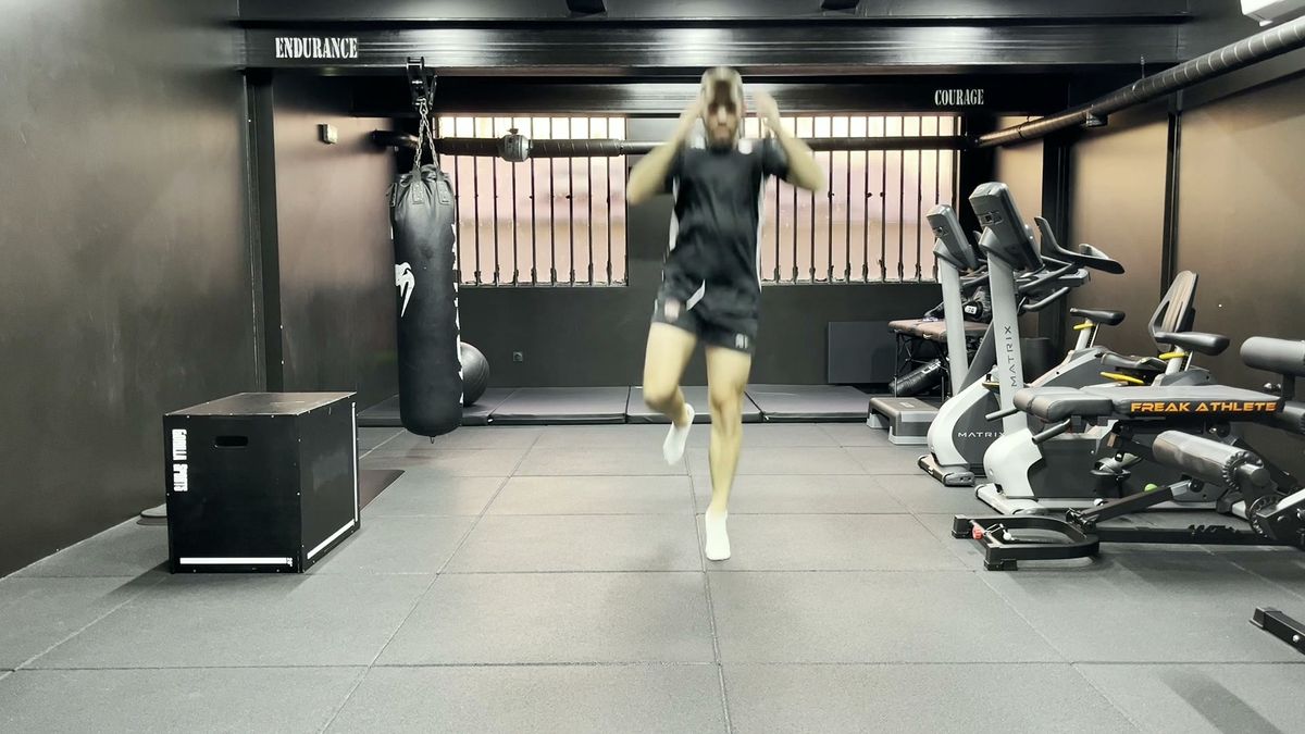 Squat Jump With Single-Leg Absorption