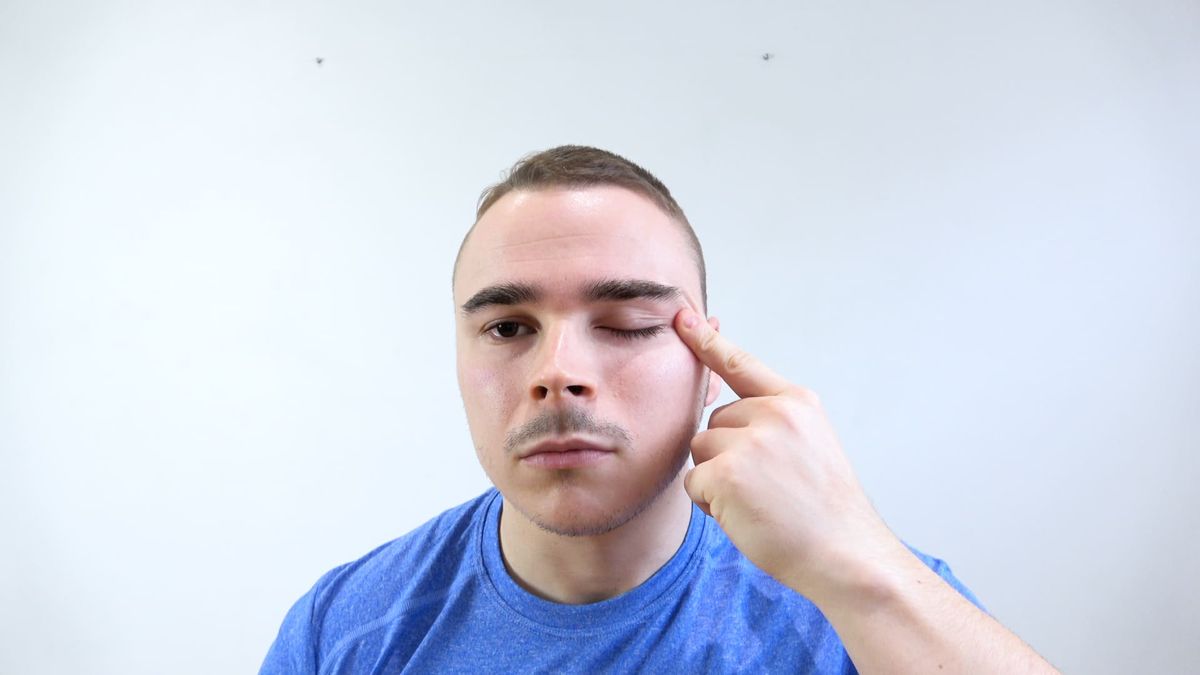 Eyelid Stretching