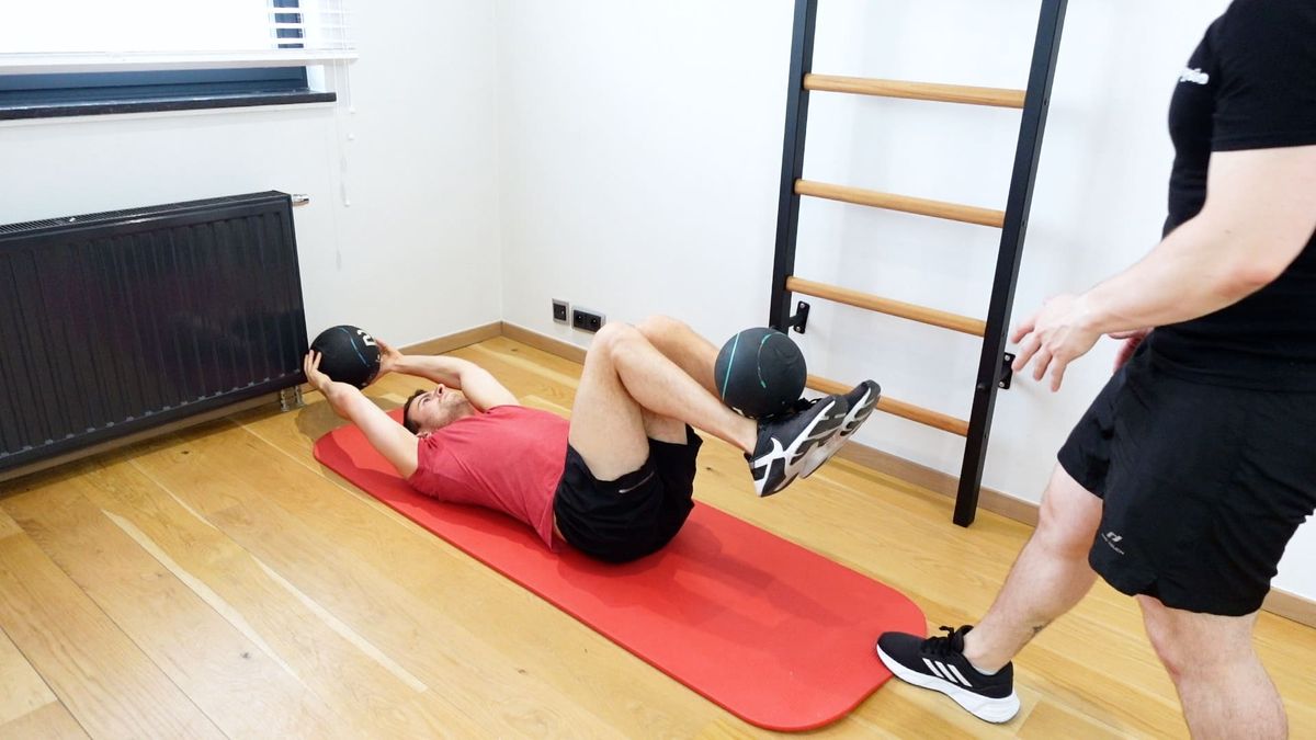 Renforcement abdominal dynamique avec Medecine Ball