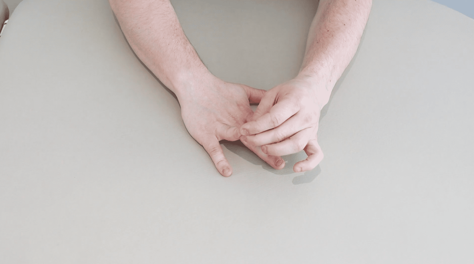 Alternating Finger Extension Posture, view 2