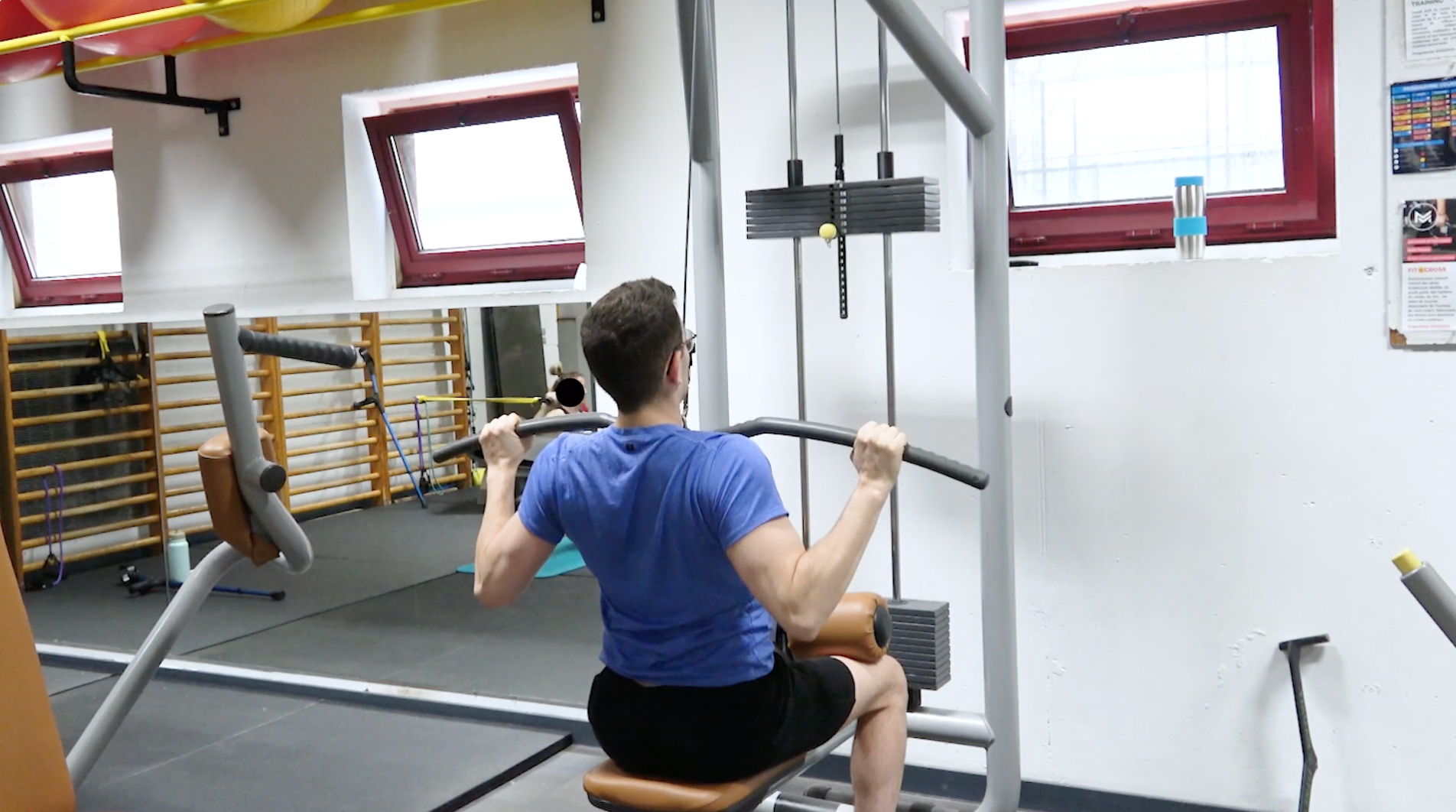 Machine Lat Pulldown