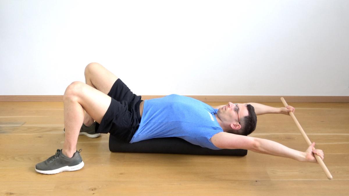 Mobilisations flexion d'épaule actives avec bâton