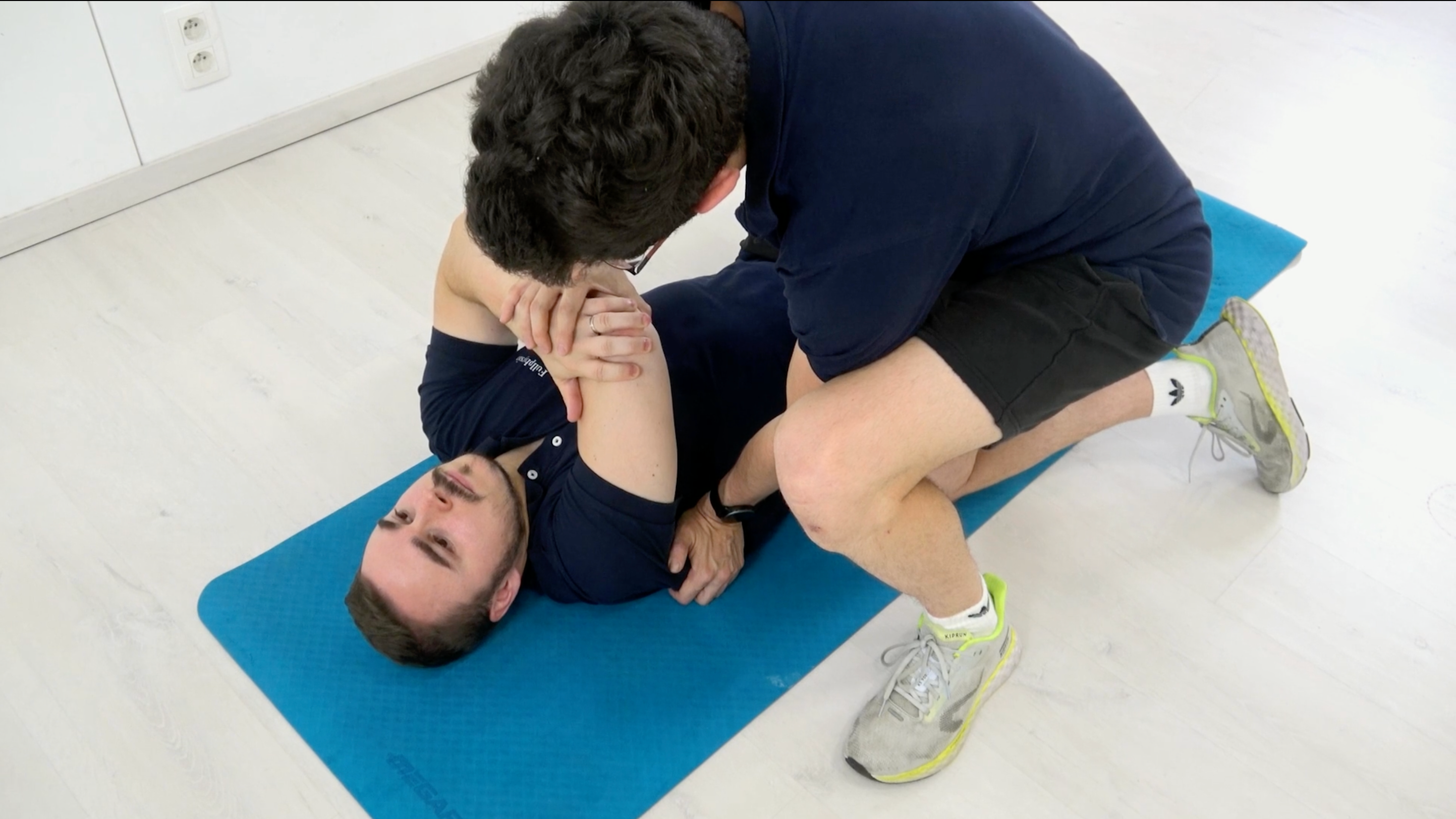 Cross body arm stretch