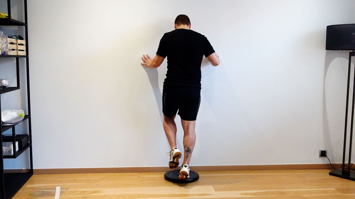 Single-Leg Calf Strengthening With Dorsiflexion