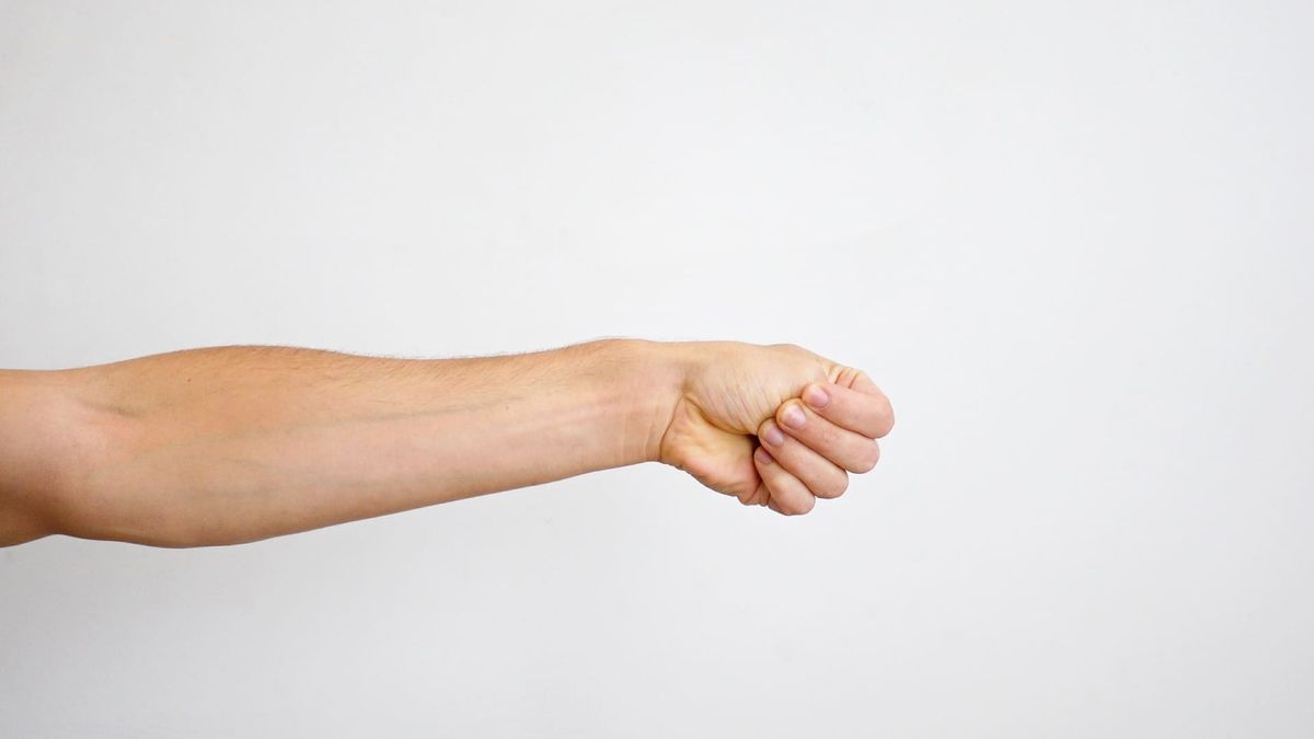 First Extensor Compartment Stretching