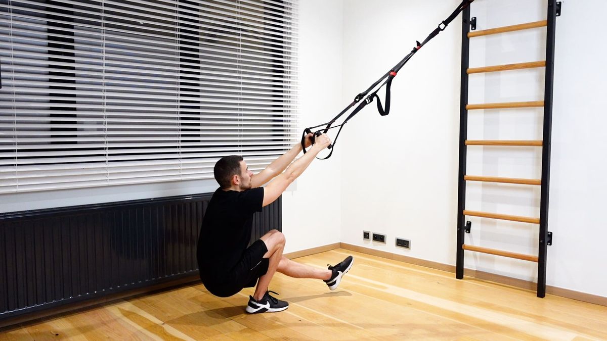 Deep Single-Leg Squat With TRX