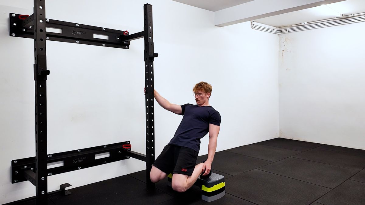 Deficit Sissy squat
