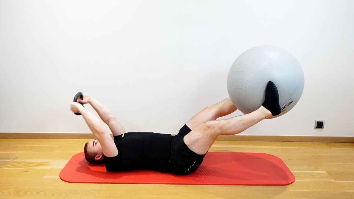 Renforcement abdos isométrique avec SwissBall & extension des épaules