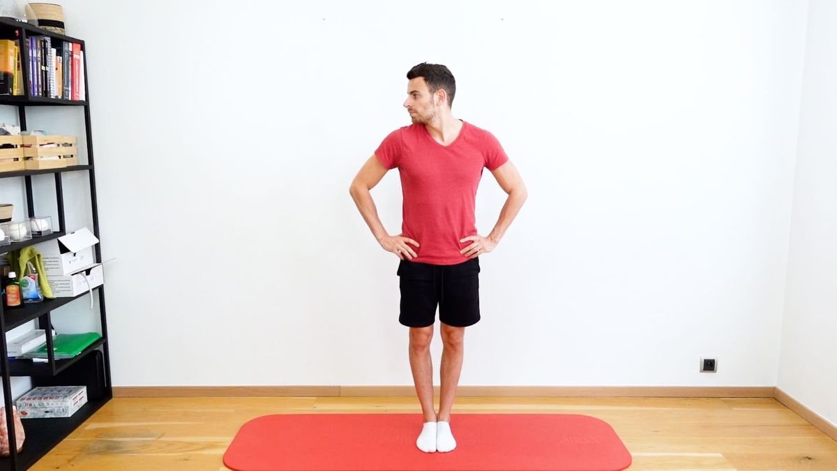Équilibre pieds joints avec rotations de tête