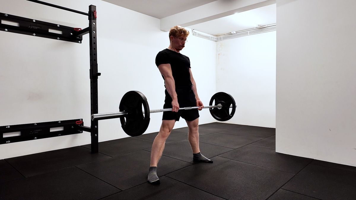 Tempo sumo deadlift