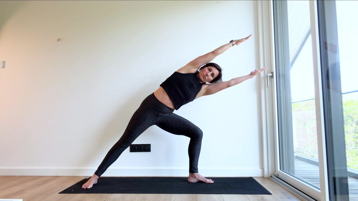 Posture de l'angle latéral avancée (« Utthita Parsvakonasana »)