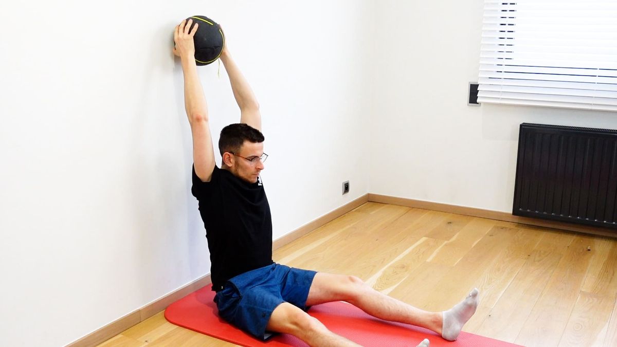 Active Mobilization in Hyperflexion With Medicine Ball